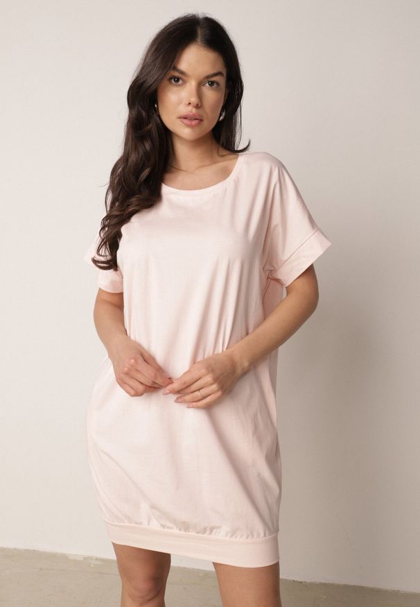 Born2be - Jasnoróżowa Pudełkowa Sukienka T-shirtowa o Krótkim Kroju Orlella. Kolor: różowy. Sezon: lato