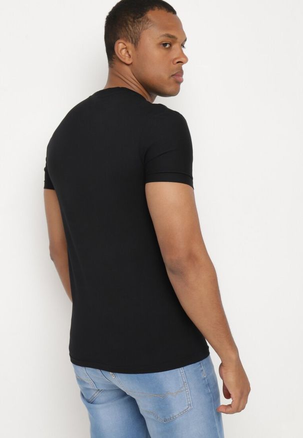 Born2be - Czarna Klasyczna Koszulka z Bawełny z Ozdobnym Napisem Altima. Okazja: na co dzień. Kolor: czarny. Materiał: bawełna. Wzór: napisy. Styl: klasyczny