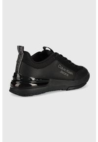 Calvin Klein Jeans sneakersy kolor czarny. Nosek buta: okrągły. Zapięcie: sznurówki. Kolor: czarny. Materiał: materiał #2