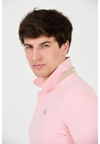 La Martina - LA MARTINA Różowy męski t-shirt z małym logo, Rozmiar XL. Typ kołnierza: polo. Kolor: różowy #2