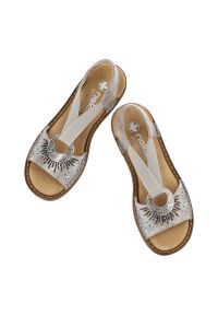 Srebrne Sandały Rieker Eleganckie Obuwie Damskie. Zapięcie: pasek. Kolor: srebrny. Wzór: paski. Sezon: lato. Styl: elegancki #3