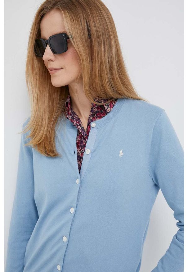 Polo Ralph Lauren kardigan damski kolor niebieski lekki. Okazja: na co dzień. Typ kołnierza: polo. Kolor: niebieski. Materiał: dzianina. Długość rękawa: długi rękaw. Długość: długie. Wzór: gładki. Styl: casual