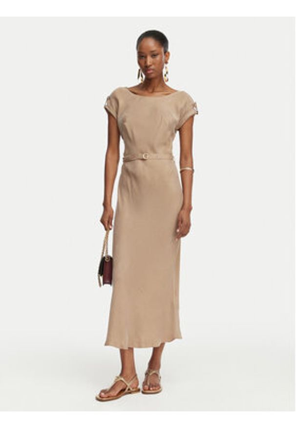 Guess Sukienka codzienna W6GK50 W1950 Beżowy ciemny Regular Fit. Okazja: na co dzień. Kolor: beżowy. Materiał: wiskoza, lyocell. Typ sukienki: proste. Styl: casual