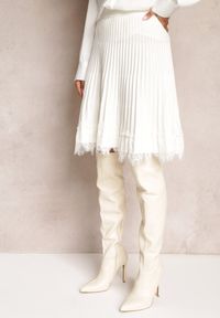 Renee - Biała Spódnica Mini Rozkloszowana z Gumką w Talii Saniurio. Kolor: biały. Długość: krótkie #2