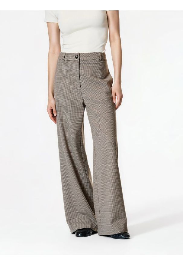 Reserved - Spodnie w kratę - beżowy. Kolor: beżowy. Materiał: wiskoza, tkanina