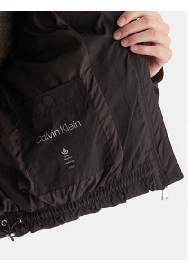 Calvin Klein Kurtka puchowa LV044D518G Czarny Regular Fit. Kolor: czarny. Materiał: syntetyk