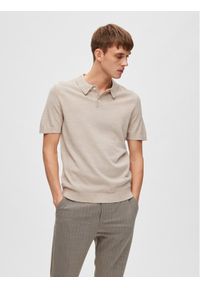 Selected Homme Polo 16088649 Beżowy. Typ kołnierza: polo. Kolor: beżowy. Materiał: syntetyk