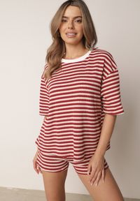 Born2be - Beżowo-Czerwony Komplet Bawełniany z Dzianiny Szorty i T-shirt o Luźnym Kroju w Paski Proseltte. Kolor: beżowy. Materiał: bawełna, dzianina. Wzór: paski #1