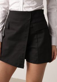 Born2be - Czarne Spódnico-Szorty z Bawełną Ozdobione Imitacją Kieszeni Tinorina. Okazja: na spacer. Kolor: czarny. Materiał: bawełna. Wzór: aplikacja. Sezon: wiosna. Styl: elegancki #6