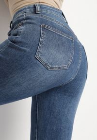 Born2be - Niebieskie Jeansy o Kroju Dzwonów z Wysokim Stanem Havea. Okazja: na co dzień. Stan: podwyższony. Kolor: niebieski. Wzór: aplikacja. Sezon: lato. Styl: casual, vintage, klasyczny #4