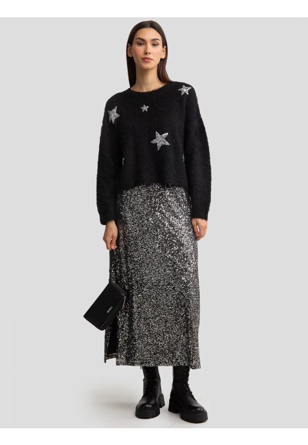 Big-Star - Sweter damski z dodatkiem wełny z aplikacją czarny Starlia 906. Kolor: czarny. Materiał: wełna. Długość: krótkie. Wzór: aplikacja. Styl: retro