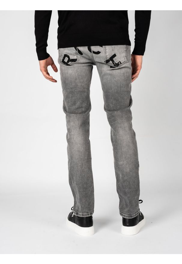 John Richmond Jeansy "Sid" | RMA22268JE | Mężczyzna | Szary. Okazja: na co dzień. Kolor: szary. Wzór: aplikacja, nadruk. Styl: casual