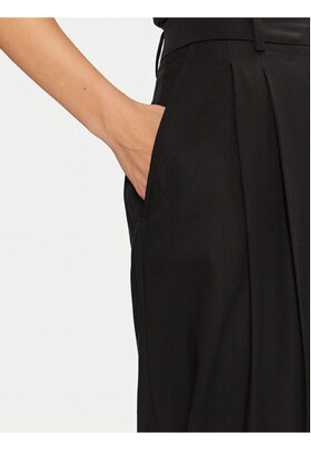 Guess Spodnie materiałowe W5RB68 WGXM2 Czarny Regular Fit. Kolor: czarny. Materiał: wiskoza