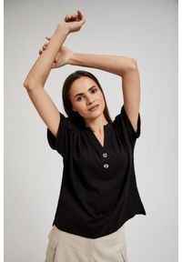 MOODO - Bawełniana bluzka z guzikami czarna. Kolor: czarny. Materiał: bawełna