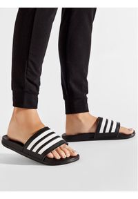 Adidas - adidas Klapki adilette Comfort GZ5891 Czarny. Kolor: czarny. Materiał: skóra #1