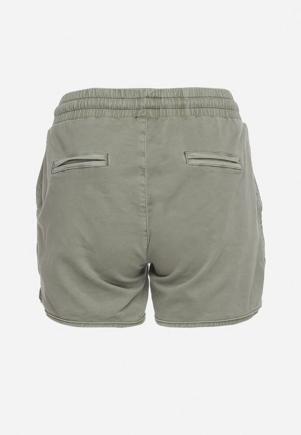 Born2be - Zielone Bawełniane Szorty z Gumką w Talii Cazorea. Okazja: na co dzień. Kolor: zielony. Materiał: bawełna. Sezon: lato. Styl: casual, elegancki