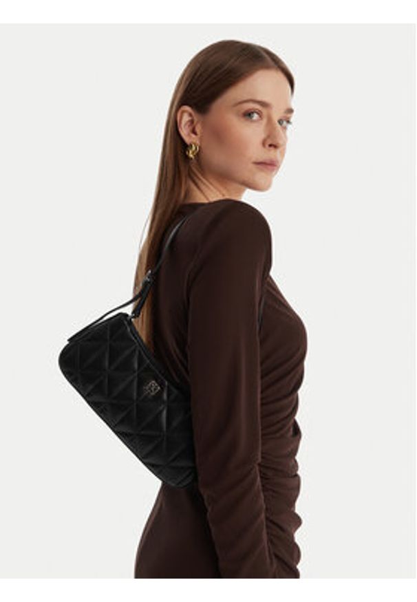 Calvin Klein Torebka Quilted Small Shoulder Bag LV04F3327G Czarny. Kolor: czarny. Materiał: skórzane