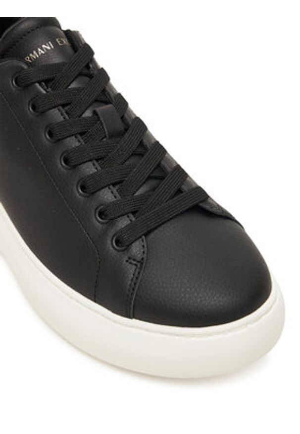 Armani Exchange Sneakersy XW002149 AF19528 MC024 Czarny. Kolor: czarny. Materiał: skóra