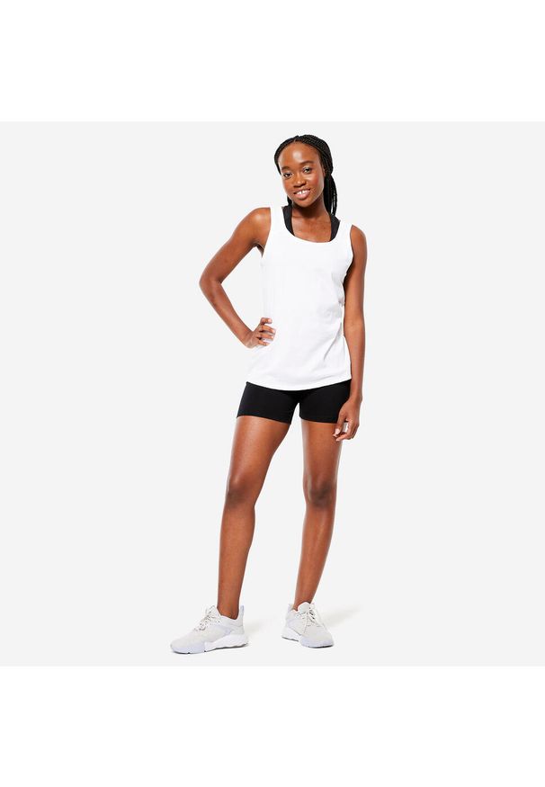NYAMBA - Koszulka bez rękawów damska Domyos Gym & Pilates 100 regular. Kolor: biały. Materiał: materiał, bawełna. Długość rękawa: bez rękawów. Sport: joga i pilates