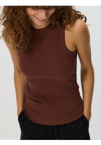 Reserved - Bawełniany top - brązowy. Kolor: brązowy. Materiał: bawełna