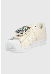 adidas Originals buty skórzane Superstar GW0592 kolor beżowy. Nosek buta: okrągły. Zapięcie: sznurówki. Kolor: beżowy. Materiał: skóra. Model: Adidas Superstar #2