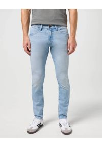 Wrangler - WRANGLER BRYSON MĘSKIE SPODNIE JEANSOWE JEANSY DŻINSY WHISPER BLUE 112350859