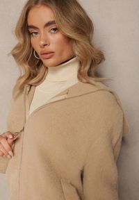 Renee - Beżowy Zasuwany Kardigan Wełniany z Kapturem Aniole. Okazja: na co dzień. Typ kołnierza: kaptur. Kolor: beżowy. Materiał: wełna. Długość rękawa: długi rękaw. Długość: długie. Wzór: aplikacja. Styl: casual #3