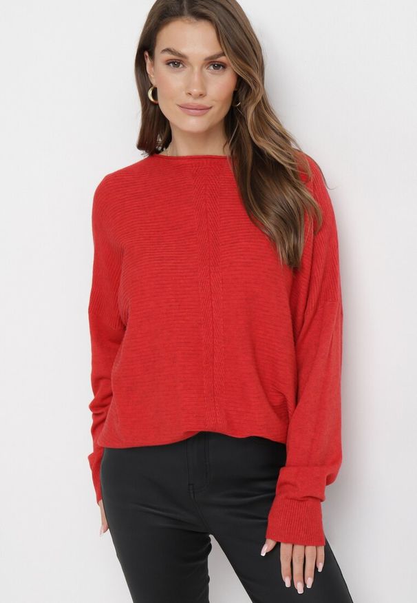 Born2be - Czerwony Sweter o Luźnym Fasonie z Rękawami Typu Nietoperz Poxure. Kolor: czerwony. Materiał: skóra