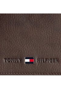 TOMMY HILFIGER - Tommy Hilfiger Duży Portfel Męski Johnson Cc Flap And Coin Pocket AM0AM00660/82566 Brązowy. Kolor: brązowy