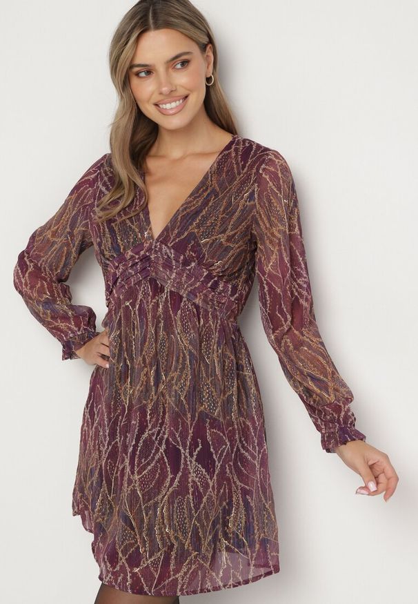 Born2be - Fioletowa Rozkloszowana Sukienka z Przezroczystego Materiału Zwężana pod Biustem Evandrella. Okazja: na co dzień. Kolor: fioletowy. Materiał: materiał. Typ sukienki: proste, rozkloszowane. Styl: casual, elegancki