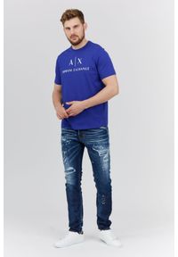 Armani Exchange - ARMANI EXCHANGE Niebieski t-shirt męski z białym logo. Kolor: niebieski. Materiał: prążkowany #3