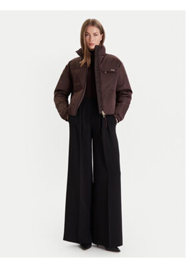 JOOP! Kurtka zimowa Oksana 30048848 Brązowy Regular Fit. Kolor: brązowy. Materiał: syntetyk. Sezon: zima