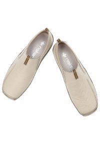 Beżowe Półbuty Rieker Stylowe Wsuwane Obuwie Damskie. Okazja: na co dzień. Zapięcie: bez zapięcia. Kolor: beżowy. Materiał: skóra. Styl: elegancki #4