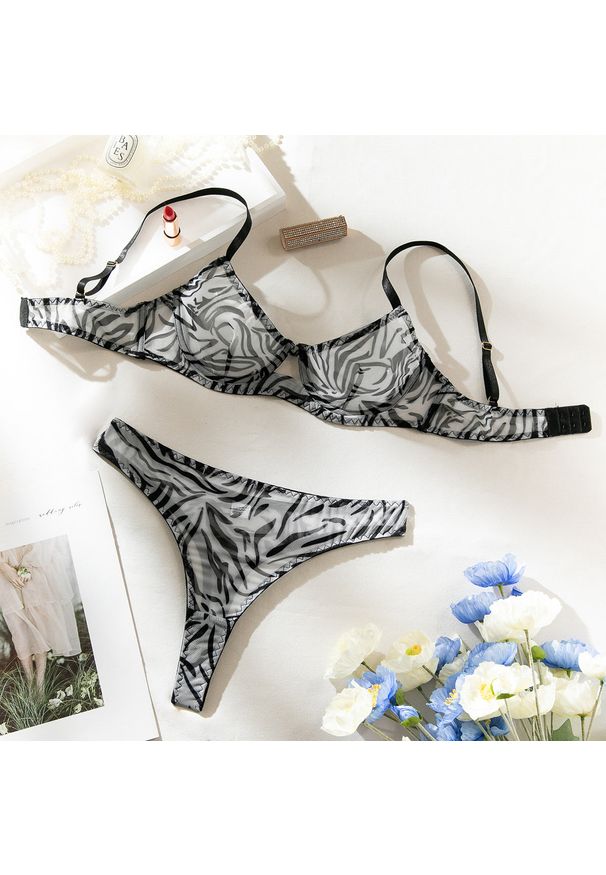 Intica - Zestaw bielizny z figami z delikatnym wzorem na romantyczne wieczory Engelica. Kolor: wielokolorowy. Materiał: materiał