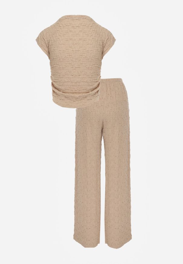 Born2be - Beżowy Gładki Komplet Szerokie Spodnie i Marszczona Bluzka ze Stójką Merithie. Kolor: beżowy. Materiał: materiał. Wzór: gładki