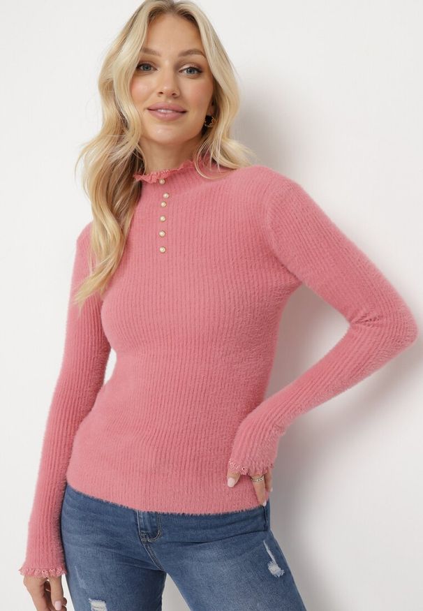 Born2be - Ciemnoróżowy Wełniany Golf z Koronką i Perłowymi Guzikami Kazenta. Typ kołnierza: golf. Kolor: różowy. Materiał: wełna, koronka. Wzór: koronka