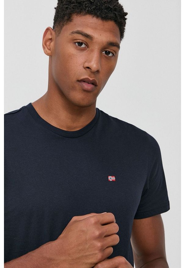Napapijri - T-shirt bawełniany. Okazja: na co dzień. Kolor: niebieski. Materiał: bawełna. Wzór: gładki, aplikacja. Styl: casual