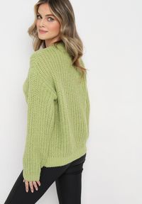 Born2be - Zielony Jednolity Sweter ze Ściągaczami i Klasycznym Splotem Loma. Kolor: zielony. Długość rękawa: długi rękaw. Długość: długie. Wzór: jednolity, ze splotem. Styl: klasyczny #2