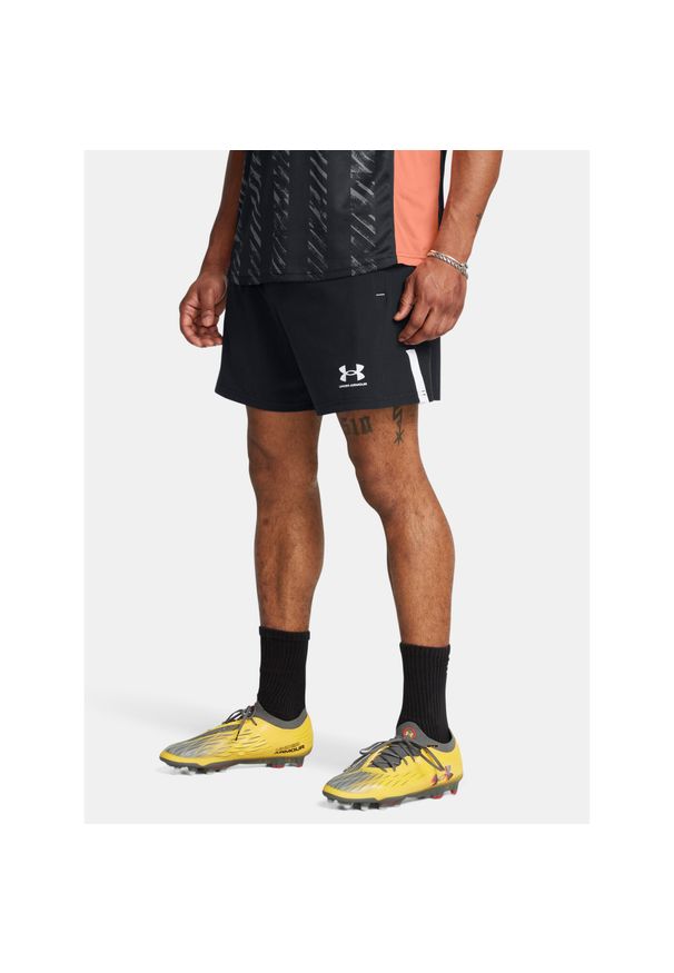 Spodenki piłkarskie męskie Under Armour Challenger Pro Woven. Kolor: czarny. Sport: piłka nożna