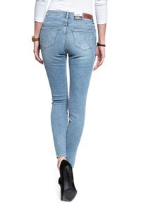 Wrangler - WRANGLER HIGH SKINNY BLUE POWDER W27HFS15L. Stan: podwyższony