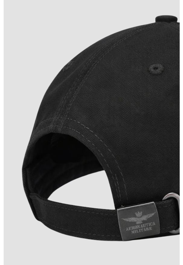 Aeronautica Militare - AERONAUTICA MILITARE Czarna męska czapka z daszkiem. Kolor: czarny. Wzór: haft. Styl: casual, sportowy