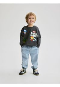 Reserved - Jeansy jogger - niebieski. Kolor: niebieski. Materiał: jeans