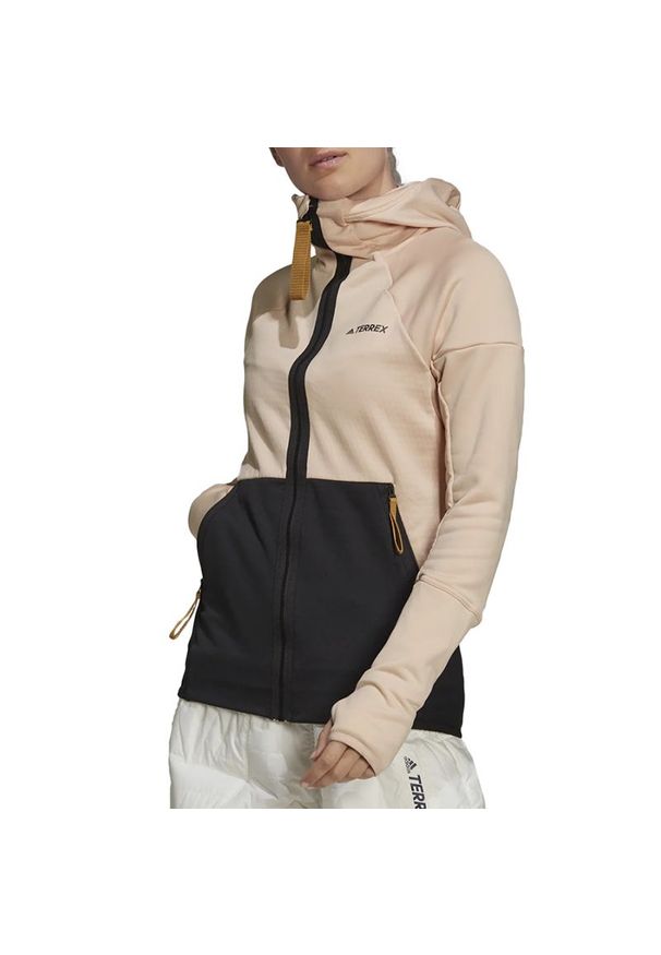 Adidas - Bluza adidas Terrex Tech Hooded Fleece Hiking GQ4257 - beżowo-czarna. Typ kołnierza: kaptur. Kolor: beżowy, czarny, wielokolorowy. Materiał: polar, poliester, elastan. Styl: klasyczny