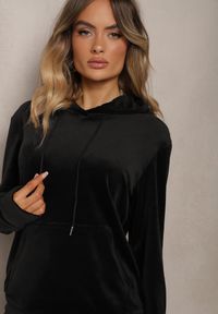 Renee - Czarny Komplet Dresowy z Weluru Spodnie z Gumką w Pasie i Bluza z Kapturem Lelaria. Kolor: czarny. Materiał: dresówka, welur. Sport: turystyka piesza #4