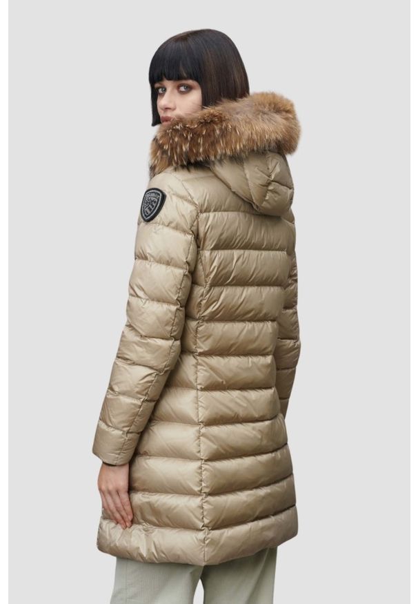 Blauer USA - BLAUER Beżowa damska kurtka Kristin Raincoat Long Jackets, Rozmiar XL. Kolor: beżowy. Materiał: poliamid, puch. Długość rękawa: długi rękaw. Długość: długie