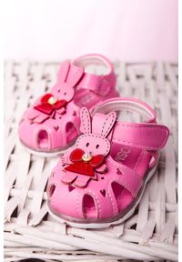 Casu - Różowe sandały niemowlęce niechodki na rzep z króliczkami casu x806a/8. Zapięcie: rzepy. Kolor: różowy #2
