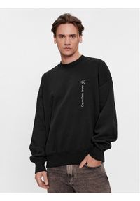 Calvin Klein Jeans Bluza J30J324119 Czarny Relaxed Fit. Kolor: czarny. Materiał: syntetyk