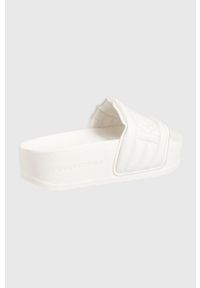 Karl Lagerfeld klapki KONDO MAXI KL80825.F11 damskie kolor biały na platformie. Kolor: biały. Materiał: materiał, guma. Wzór: gładki. Obcas: na platformie #5