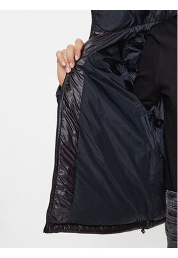 Levi's® Kurtka zimowa Retro A5895-0000 Czarny Regular Fit. Kolor: czarny. Materiał: syntetyk. Sezon: zima. Styl: retro