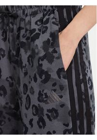 Adidas - adidas Spodnie dresowe Animal Print 3-Stripes JM1839 Beżowy. Kolor: beżowy. Materiał: syntetyk, bawełna. Wzór: nadruk #2